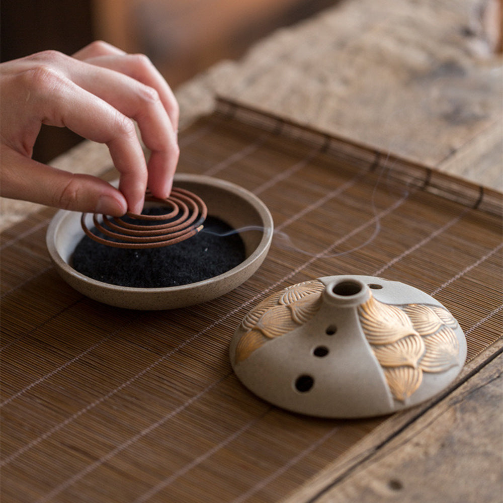 Coarse Pottery Japanese Style Incense Burner With Golden Lotus