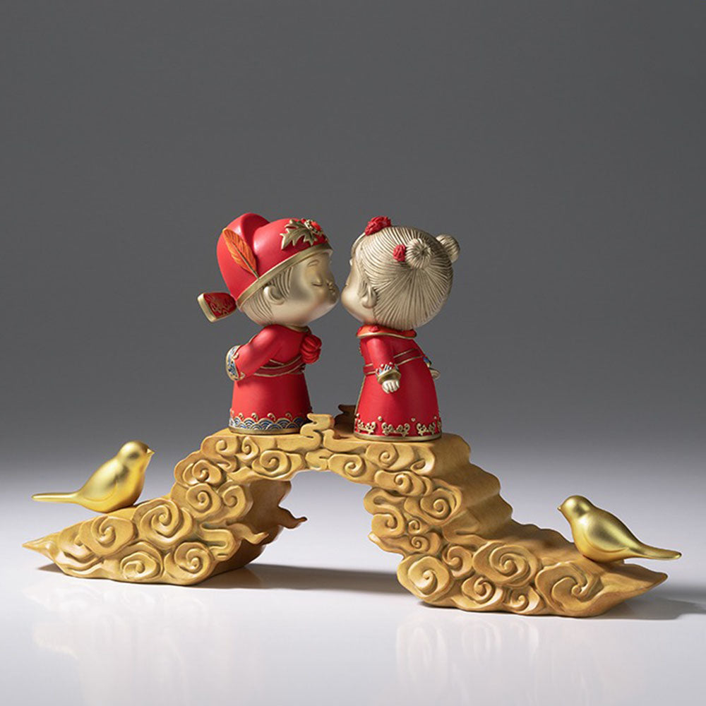 Brass Kissing Couple