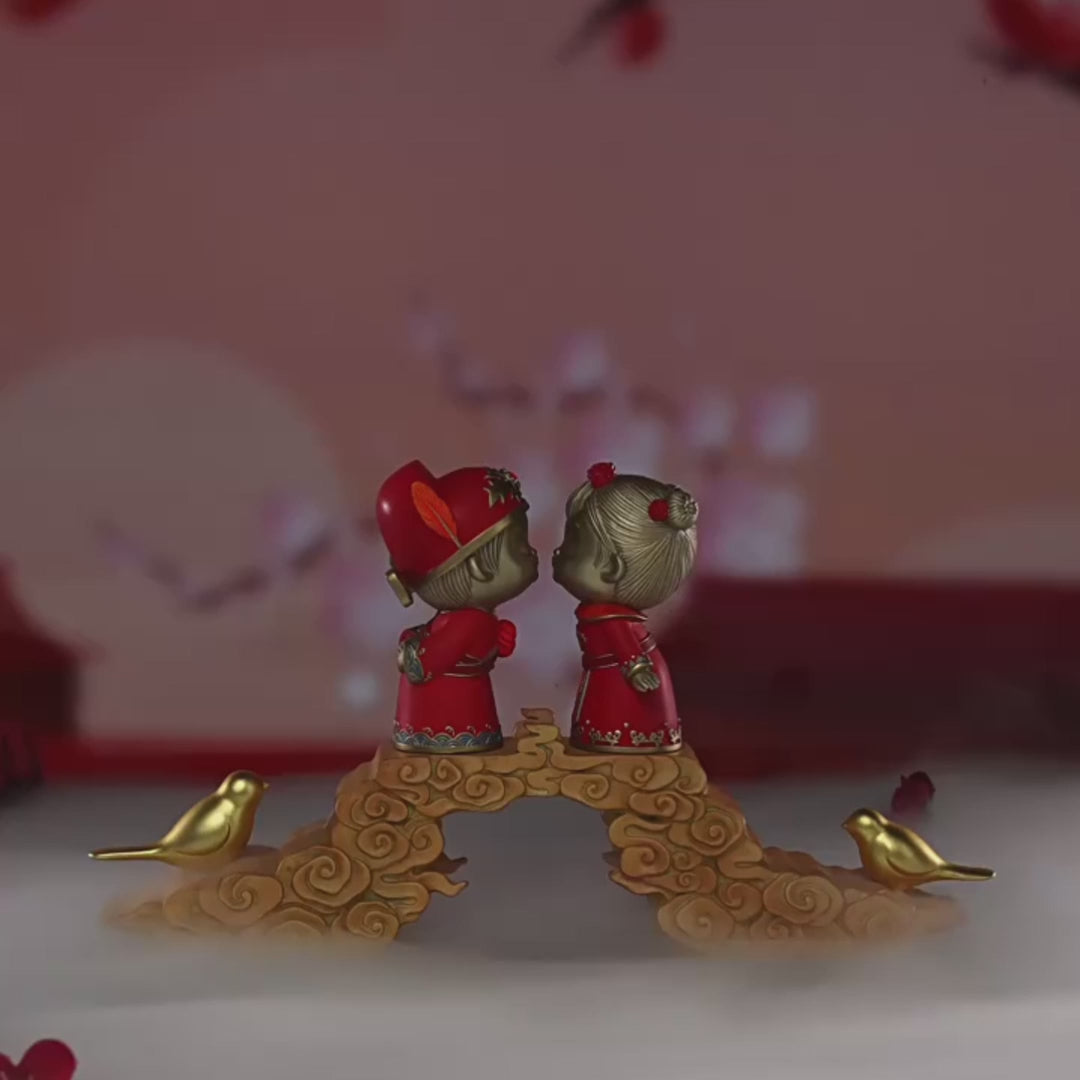 Brass Kissing Couple
