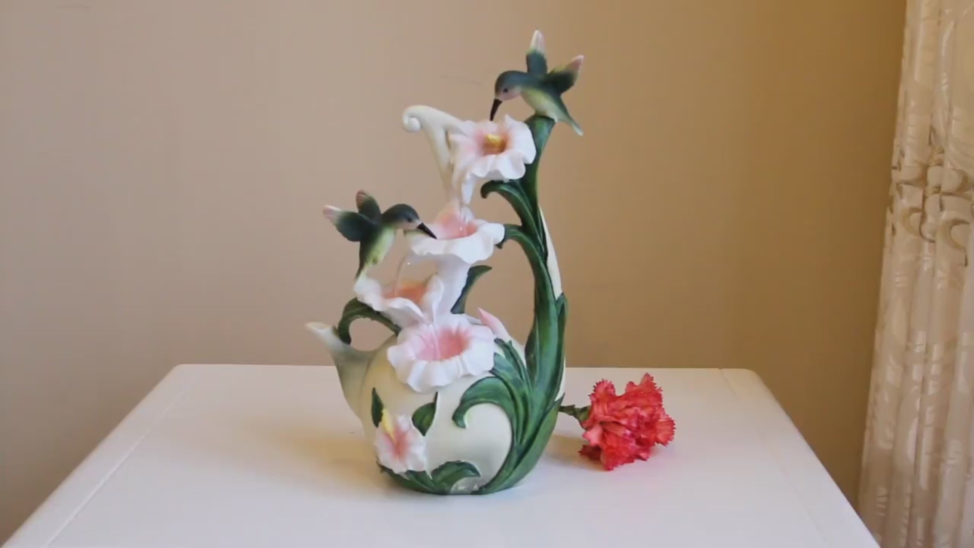 Hummingbird Lily Water Fountain Decoration